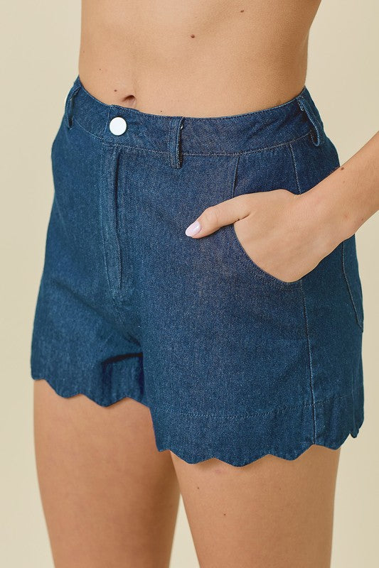 HIGH WAISTED DENIM SHORTS WITH SCALLOPED EDGE